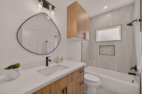 Secondary bathroom at Donovan Vista
